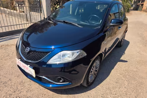 Lancia Ypsilon 1.2 69 CV 5 porte Gold