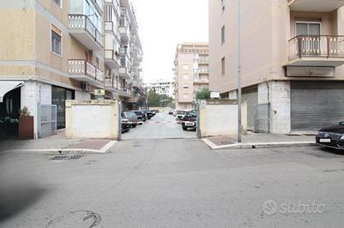 4 LOCALI A BRINDISI