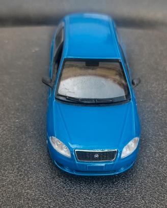 Modellini auto Fiat Croma 2005 Norev 