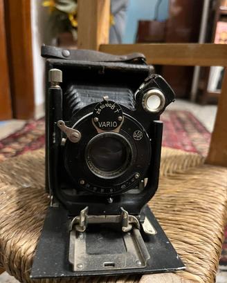 Fotocamera d’epoca a soffietto – anni ’20/’30