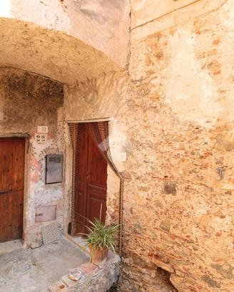 3 LOCALI A VIBONATI