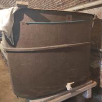 Tino in vetroresina per la fermentazione  delle uv