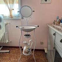 Set bagno in ferro e ceramica dipinta