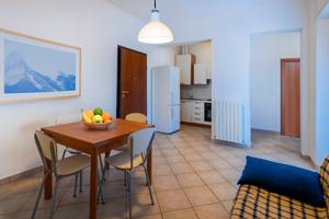 Trilocale sul mare con aria condizionata p.auto