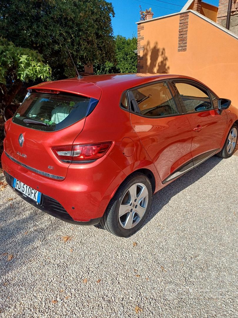 Renault Clio 2016 photo 2