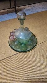 antica bottiglia con bicchierini 