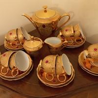 Servizio da tè antico in porcellana bianca decori