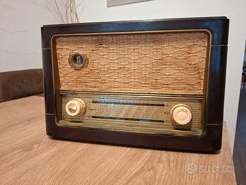 Radio vintage Raymond RM223 (gruppo Magnadyne)