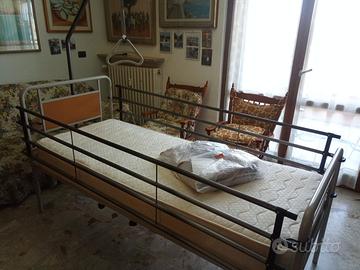 letto ospedaliero elettrico motorizzato 