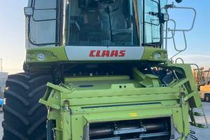 Mietitrebbia Claas Lexion