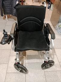 Sedia a rotelle elettrica