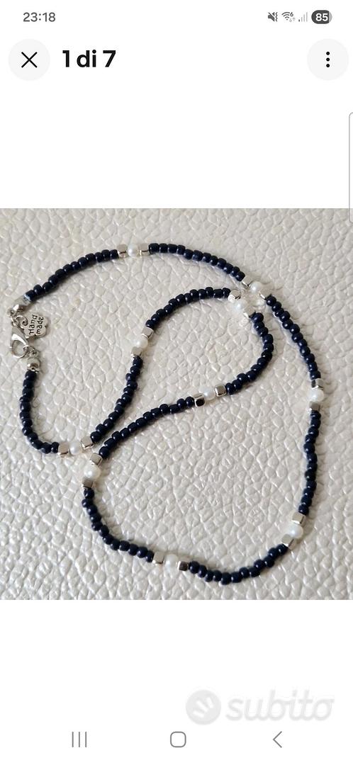 Collana Lunga Sottile Con Perline Verdi E Rosse Con Fiorellini Fatt A Mano