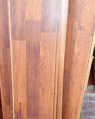 Parquet laminato ad incastro 