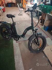 bici elettrica e una ebaik 