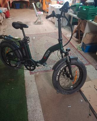 bici elettrica e una ebaik 