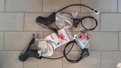 Shimano leve GRX RX810 2x11v e pinze BR-RX810