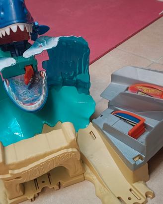 pista hot weels squalo 