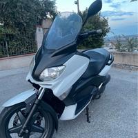 Yamaha xmax 125