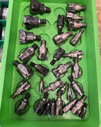 Materiale per officina meccanica