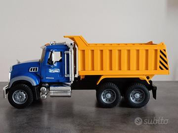 Bruder Camion MACK Granite