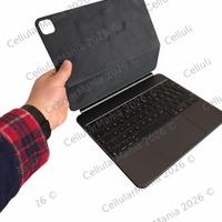Apple Magic Keyboard iPad Pro 13 x M4 e M5 EU Ver