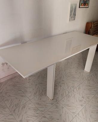 tavolo o scrivania in RIMADESIO 