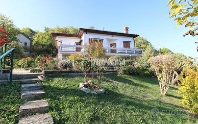 Splendida Villa Bifamiliare a Marola