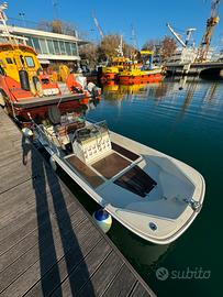 Barca Boston whaler 17