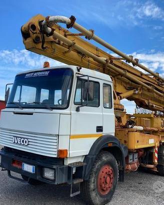 Iveco 330-26 pompa Cifa K1