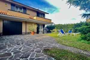 PORZIONE DI BIFAMILIARE A SAN BASSANO