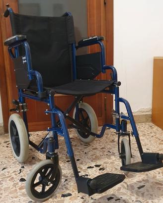 Sedia a rotelle  pieghevole 

