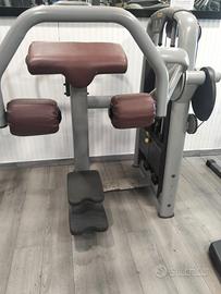 attrezzatura per palestra professionale