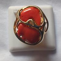 anello argento dorato con spole corallo 