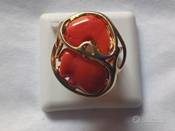anello argento dorato con spole corallo 