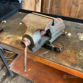 GRANDE ANTICA MORSA DA BANCO OFFICINA