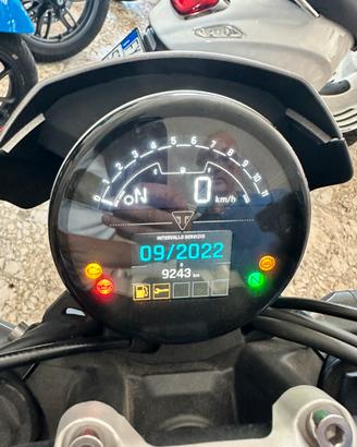 Triumph Trident 660