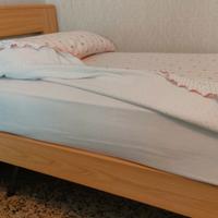 letto singolo in legno 