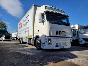 Volvo FH 400 furgone in lega 9.70 , pedana retratt