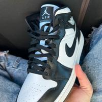 Nike Air Jordan 1 Mid Nero/Bianco Taglia 44,5
