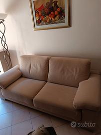 Divano con seduta scorrevole