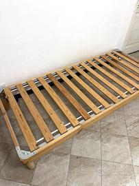 Struttura letto singolo Ikea con materasso