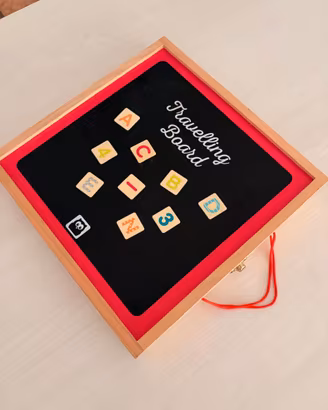 Gioco lettere magnetiche e lavagna