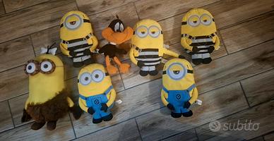 Peluche Minions e Looney Tunes