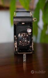 fotocamera antica a soffietto kodak