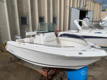 Robalo R222