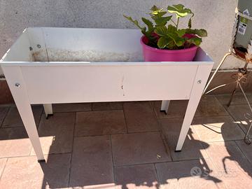 Porta piante sia da esterno che da interno
