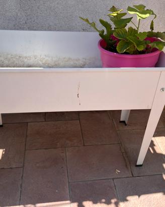 Porta piante sia da esterno che da interno
