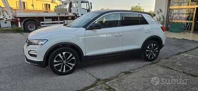 Volkswagen t-roc 1.6 tdi IQ Drive