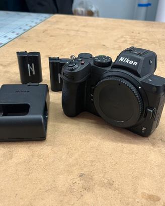 Nikon Z5 , mirrorless da 24,3 MP,13.842 scatti