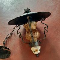 lampadario in ferro battuto e ceramica